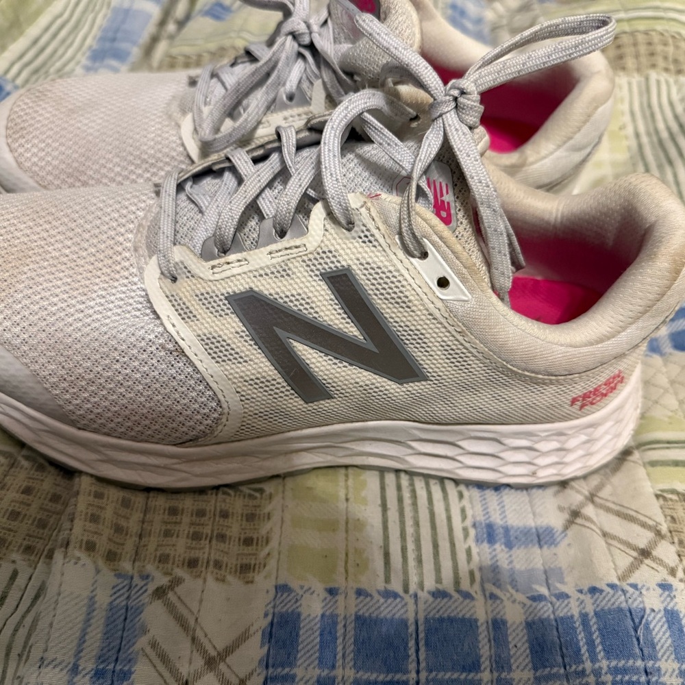 New Balance Women's Fresh Foam 1165 V1 - Pink Glow (Size 9, Like New Condition)